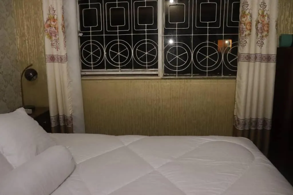 Jelani Space'S Luzira Apartment Καμπάλα